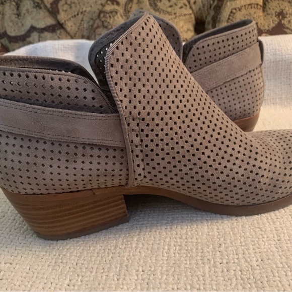 Sam Edelman Paula Taupe Perforated Leather Ankle Bootie Women Size 8.5 - Picture 7 of 9